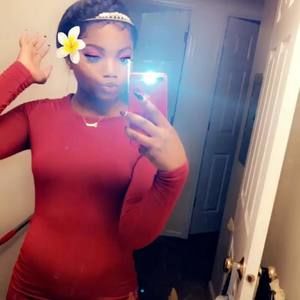 Meet your Posher, Alexis